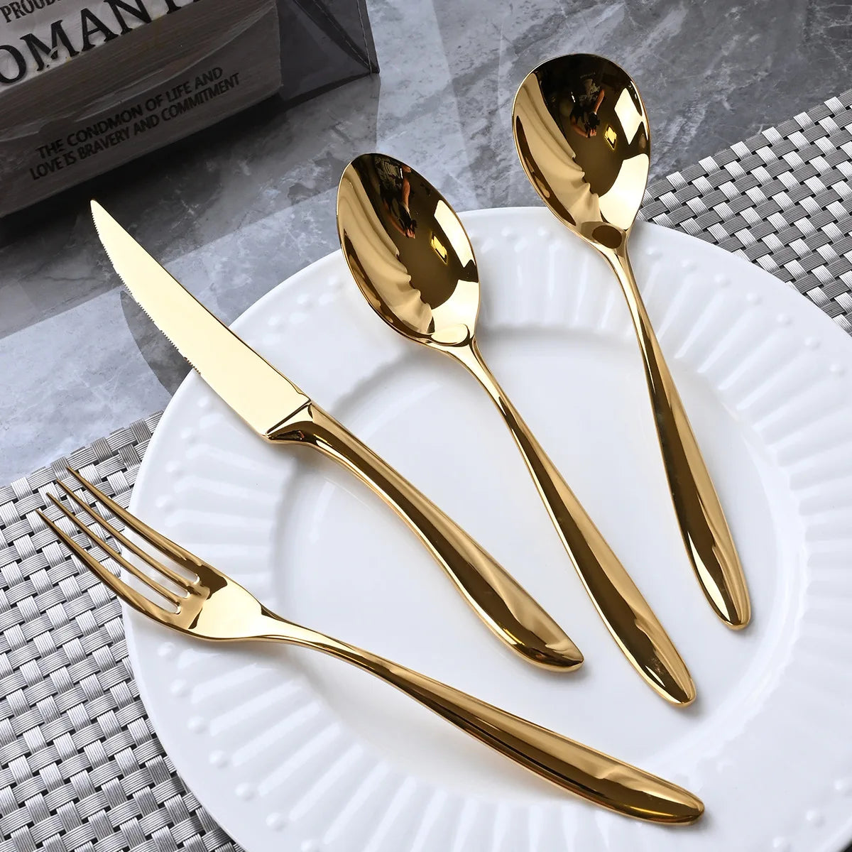 Gold or Silver Premium Flatware set (16 pcs)