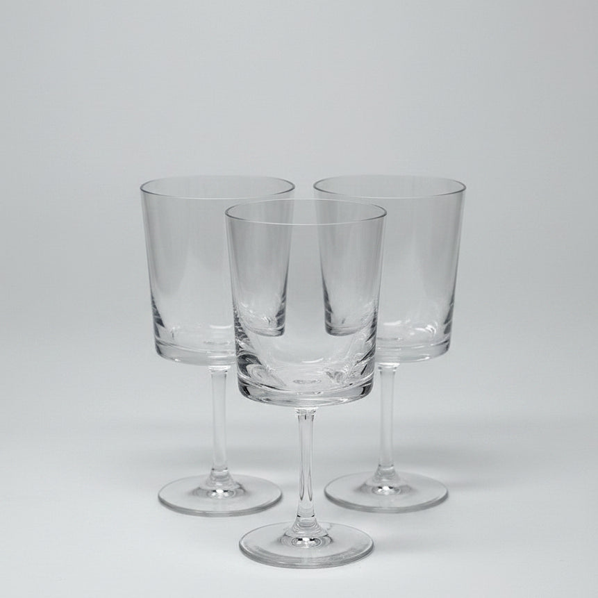 542725761